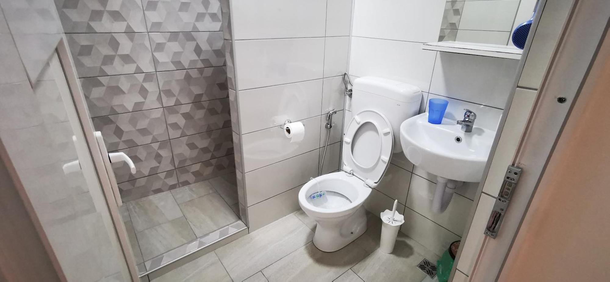 Rest & Recharge 4Bdr Apt- Free Parking, Ac & Garden 사라예보 외부 사진
