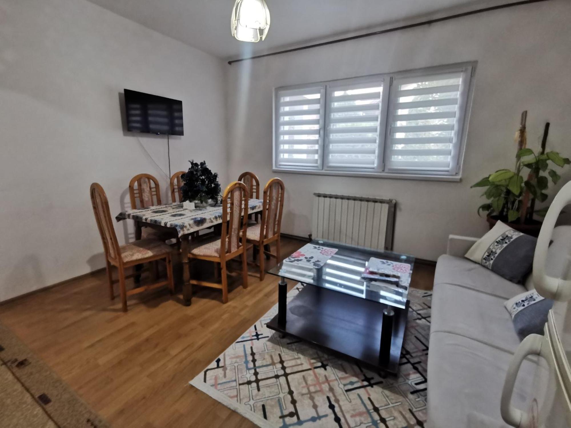 Rest & Recharge 4Bdr Apt- Free Parking, Ac & Garden 사라예보 외부 사진