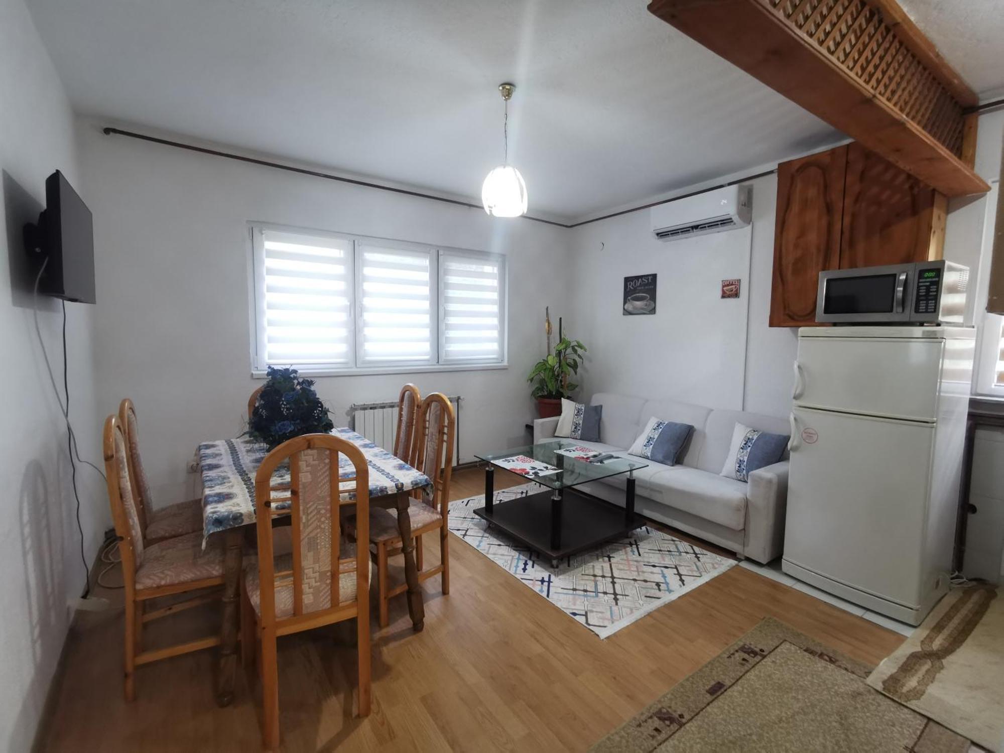 Rest & Recharge 4Bdr Apt- Free Parking, Ac & Garden 사라예보 외부 사진